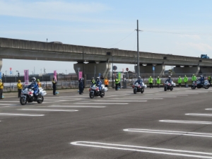 写真：春の全国交通安全運動出発式 白バイ