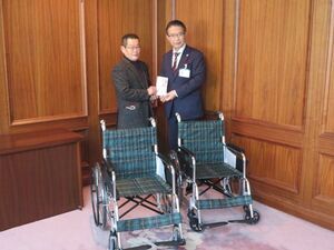 写真：夢の会からの寄附贈呈式