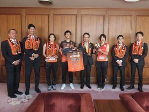 写真:ヴィアティン三重バレーボールチーム