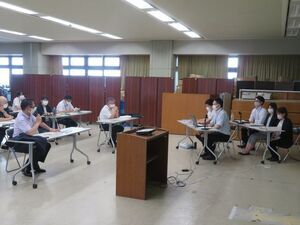 写真：政策課題研修 政策提案報告会1