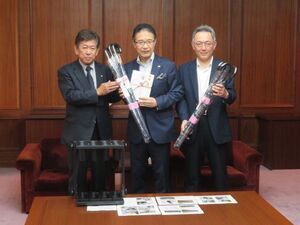 写真：株式会社AKIBA寄付贈呈式