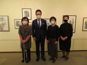 写真:プリミティブ三人展