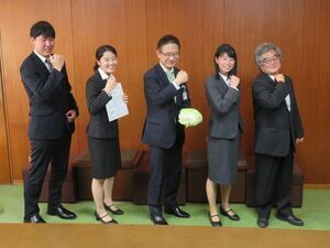 写真:白山町上ノ村で活動する三重大学生による論文受賞報告