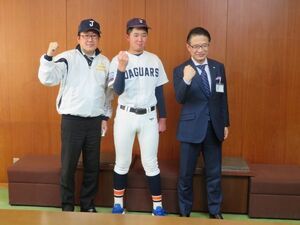 写真：日本少年野球春季全国大会出場選手 来訪