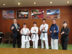 写真：令和6年度JOCジュニアオリンピックカップ 文部科学大臣旗 未来くん杯 第19回全国中学生空手道選抜大会 出場選手来訪