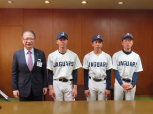 写真：スターゼンカップ第55回日本少年野球春季全国大会（中学生の部） 出場選手来訪