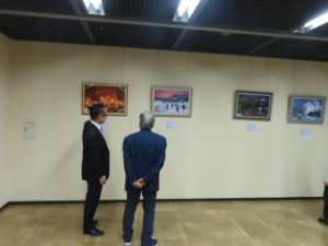 写真：パナソニック電工松寿会 第14回パソコン創作絵画展 鑑賞