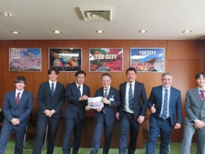 写真：東海社会人サッカーリーグ所属 「VENCEDOR MIE UNITED CLUB」来訪