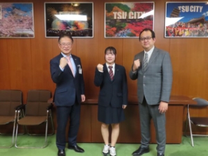 写真：文部科学大臣杯 第62回全日本ボウリング選手権大会出場選手 来訪