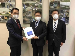 写真：津松阪港直轄海岸事業期成同盟会・三重県雲出川治水事業促進期成同盟会 要望活動1