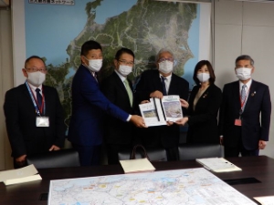 写真：中勢バイパス建設促進期成同盟会 要望活動