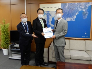 写真：津松阪港直轄海岸事業促進期成同盟会 要望活動