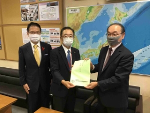 写真：道路局　吉岡幹夫局長