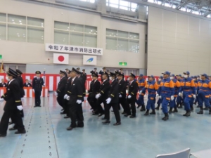 写真：令和7年津市消防出初式の様子1