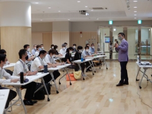 写真：新任担当主幹級研修