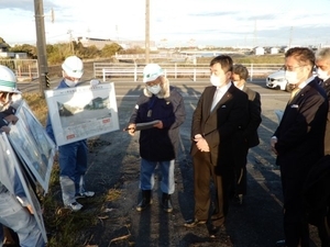 写真：佐々木紀 国土交通大臣政務官との現場視察1