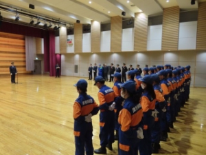 写真：津市消防団年末特別警戒巡視の様子1