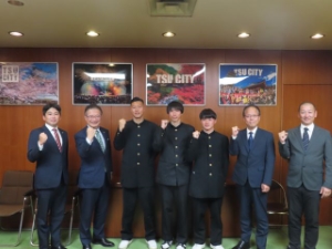 写真：全国高等学校サッカー選手権大会出場選手来訪