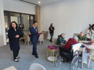 写真：信縁康米山頤養院訪問の様子1