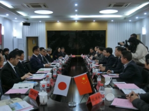 写真：リーホンボー党訪問の様子1