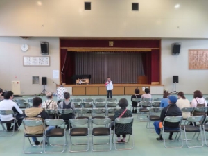 写真：地区文化祭 挨拶の様子1