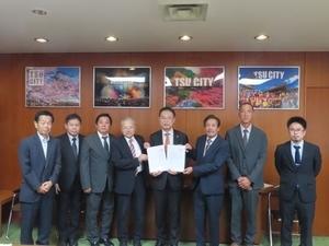 写真:三重県建設業労働組合津支部・中央支部との懇談会