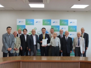 写真:主要地方道一志美杉線道路整備促進協議会 役員来訪