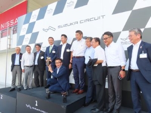 写真：視察の様子