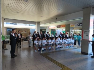 写真：令和6年度赤い羽根共同募金「津新町駅街頭募金」1