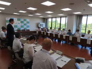 写真:令和6年度津市人権・同和教育研究協議会役員との懇談会