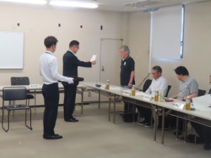 写真:津市文化振興審議会委員委嘱式 委嘱状交付