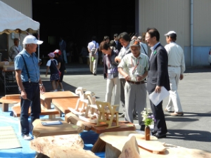 写真:2011道の駅美杉サンクスフェスタ・みすぎから送ろう復興のエール