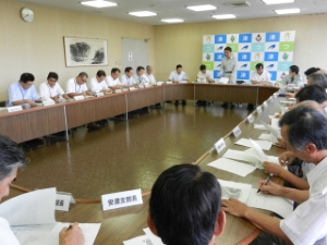 写真:平成23年台風第15号に係る津市災害対策本部会議