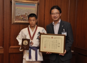 写真：第8回全国小学生学年別柔道大会結果報告