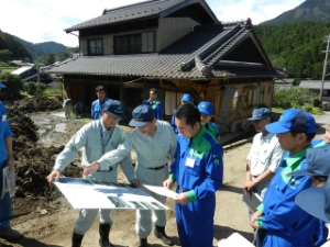 写真：台風12号に係る災害現場知事視察