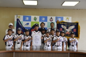写真：第55回中日本総合ソフトボール大会優勝報告