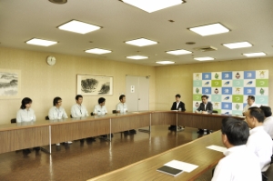 写真：東日本大震災に伴う職員の派遣及び激励