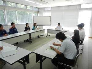 写真：河芸総合支所職員との意見交換