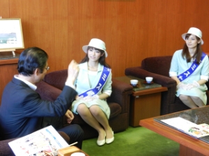 写真:一宮七夕まつりキャラバン隊市長表敬