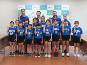 写真:第44回全日本バレーボール小学生大会全国大会 出場選手 来訪