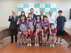 写真:全国小学生卓球大会 出場選手 来訪