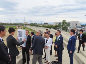 写真：津松阪港海岸 直轄海岸保全施設整備事業 現地視察1