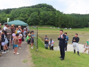 写真:榊原温泉田んぼアート2024田植えイベント 挨拶