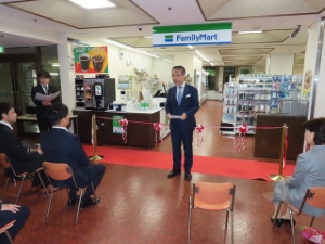 写真:開店セレモニー 挨拶