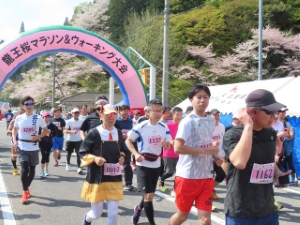 写真:龍王桜マラソン&ウォーキング大会の様子3