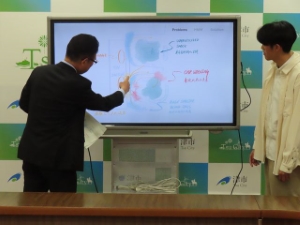 写真:賴郁仁さん、山川富喜子さん、長岩裕常さん来訪の様子