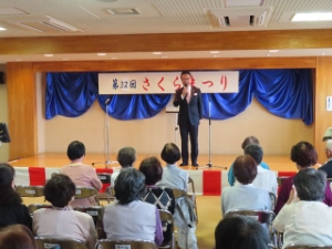 写真:第32回さくらまつり 挨拶の様子