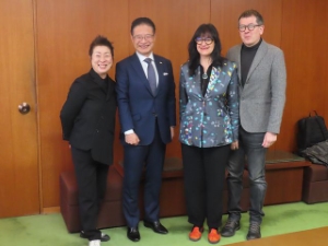 写真：ロレーナ・アレッシオさん、山川富貴子さん　来訪