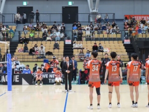 写真:ヴィアティン三重ホームゲームでの挨拶の様子