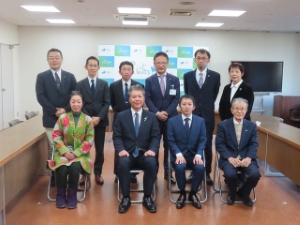 写真：「小さな親切」運動実行章受章者 来訪